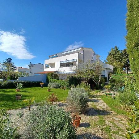 Апартаменты House Anita Крк Экстерьер фото